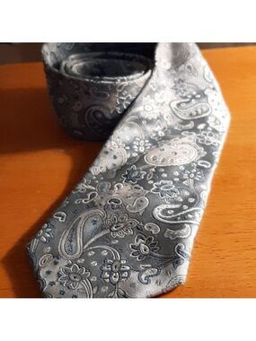 Geoffrey Beene silver blue Tie